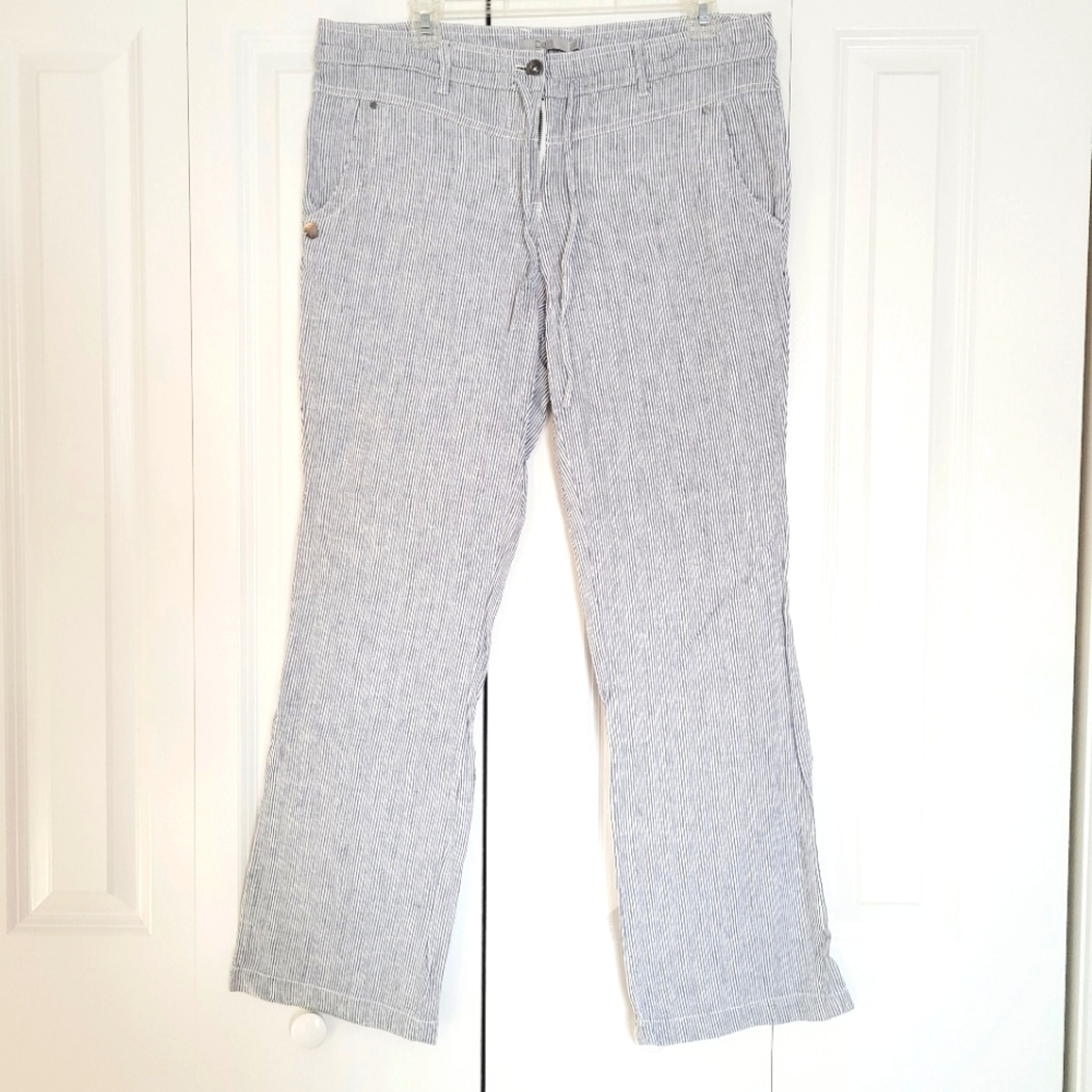 Pinstripe white and navy linen straight leg pants size 10.